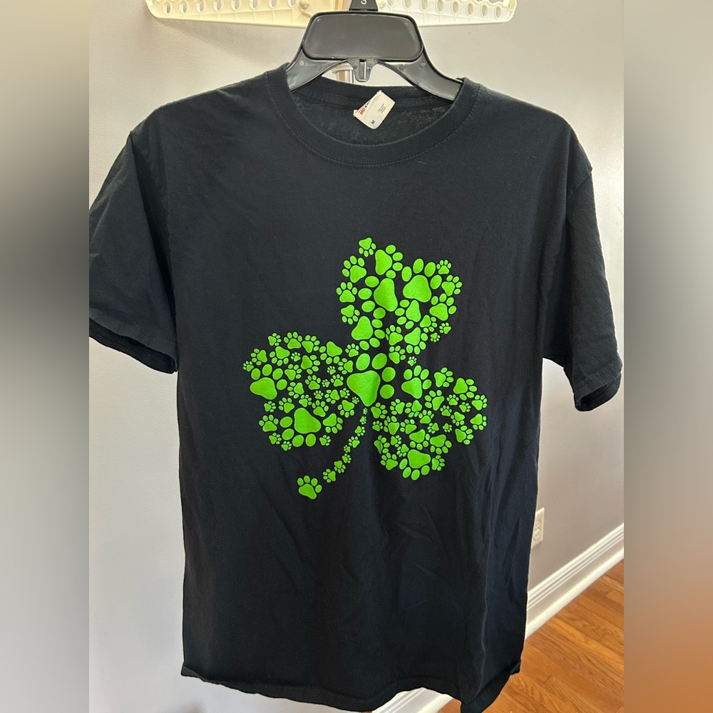 Dog Paws Shamrock Standard Tee Black